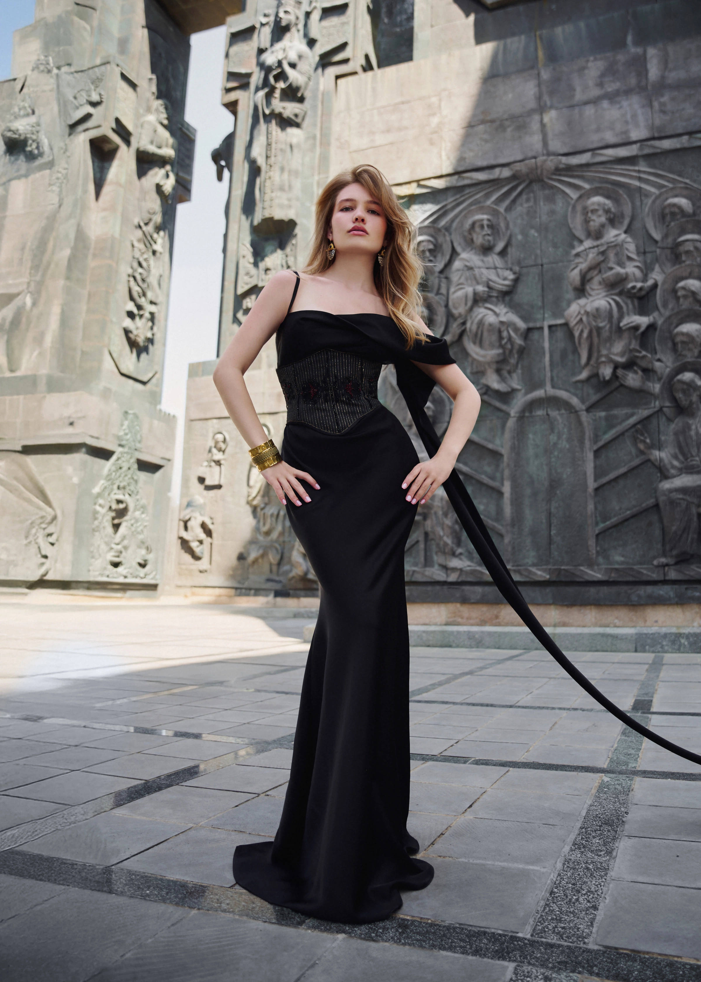The Empress Gown (Black)